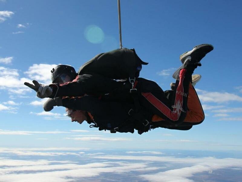 Tandemový seskok padákem
