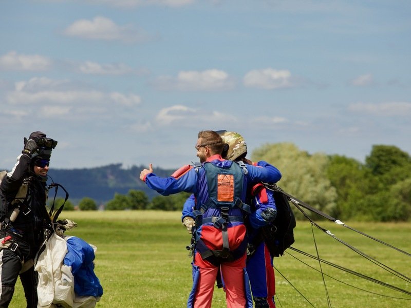 Tandemový seskok padákem