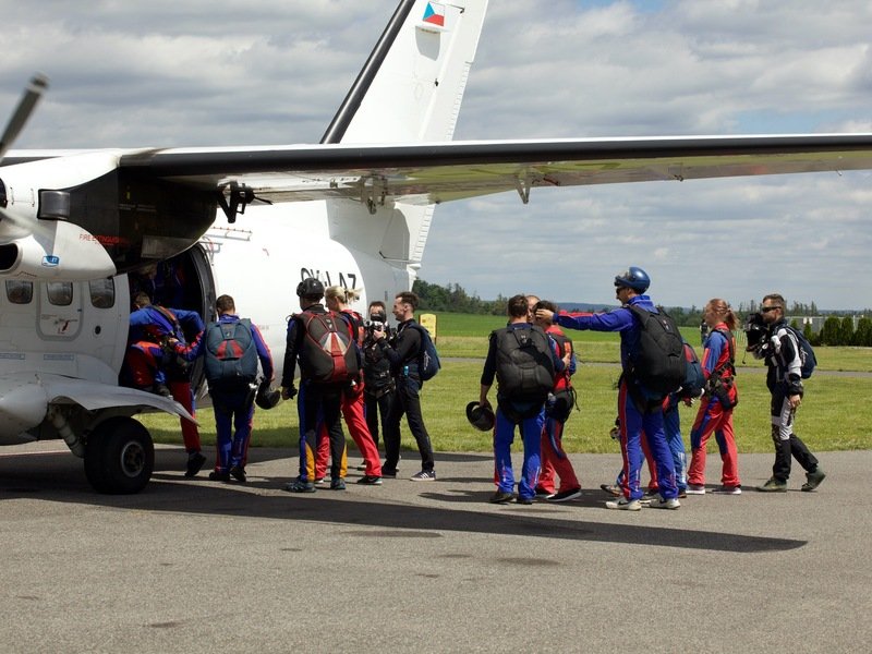 Tandemový seskok padákem