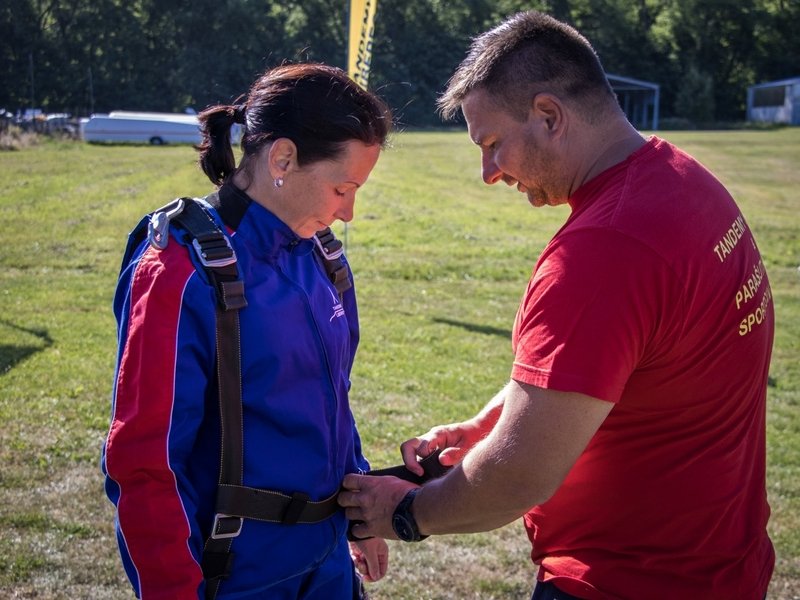 Tandemový seskok padákem