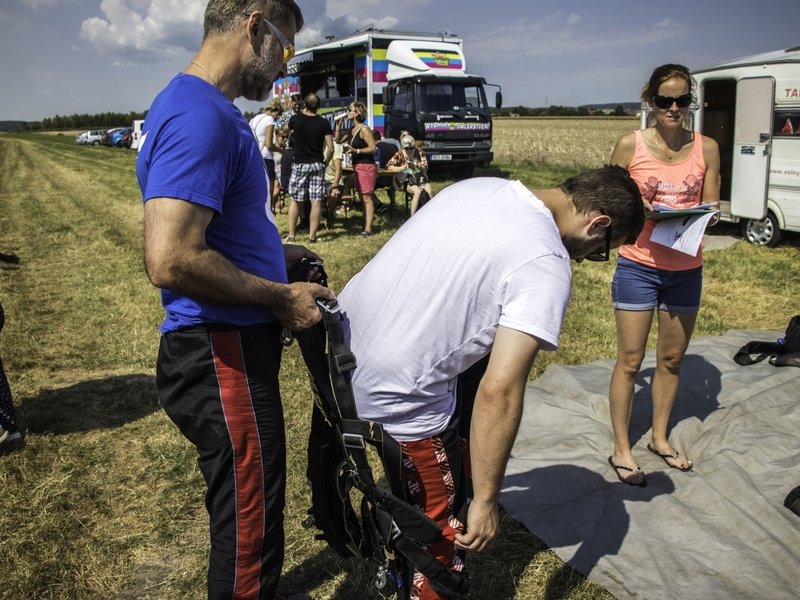 Tandemový seskok padákem