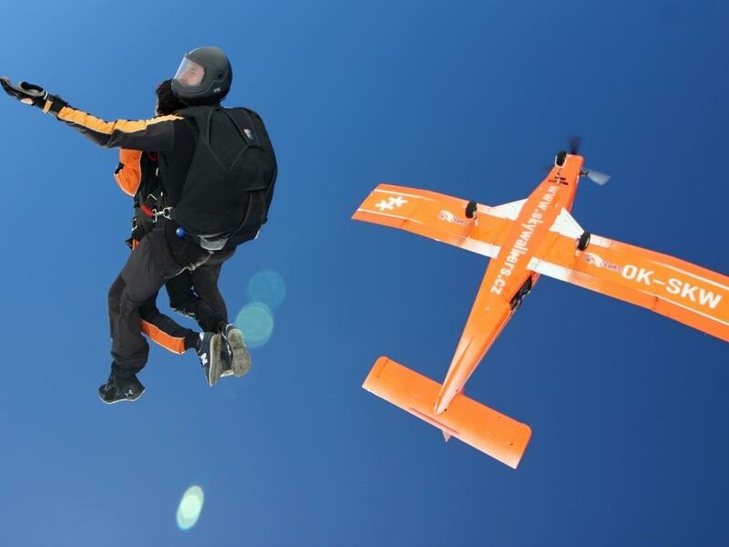 Tandemový seskok padákem