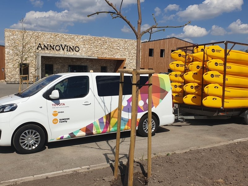 Po Lednici na koloběžce a v kánoi + ochutnávka vín