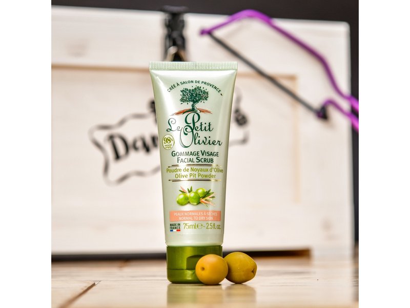 Dámská dárková truhla s pleťovou kosmetikou Celá ČR