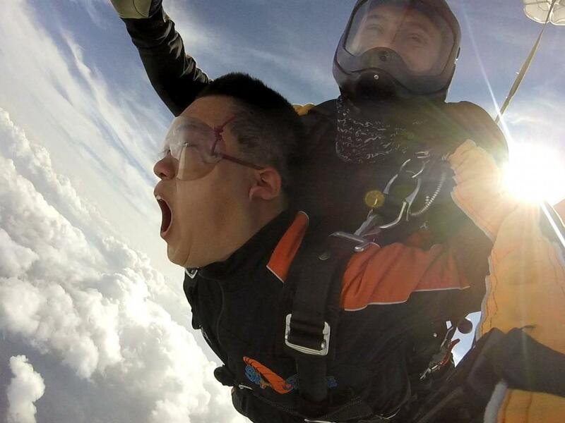 Tandemový seskok padákem