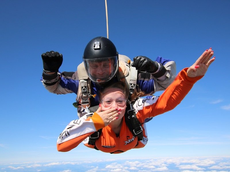 Tandemový seskok padákem