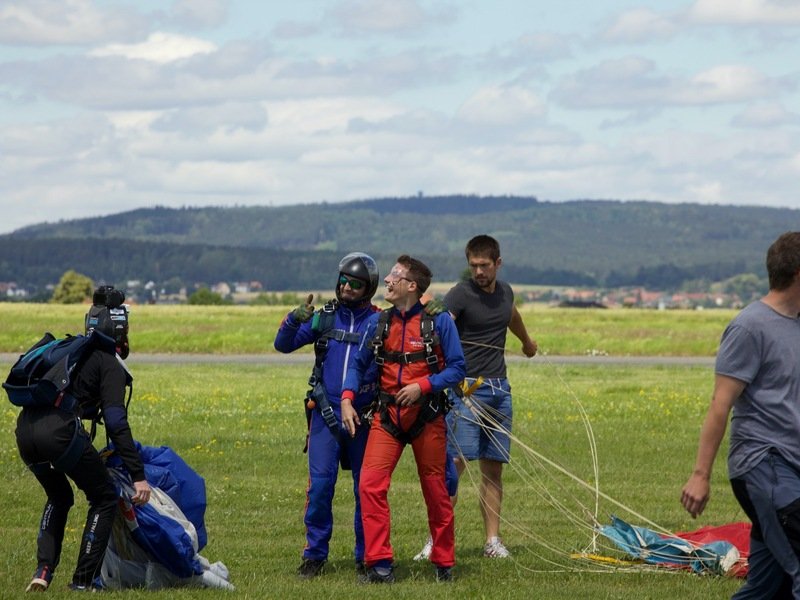 Tandemový seskok padákem