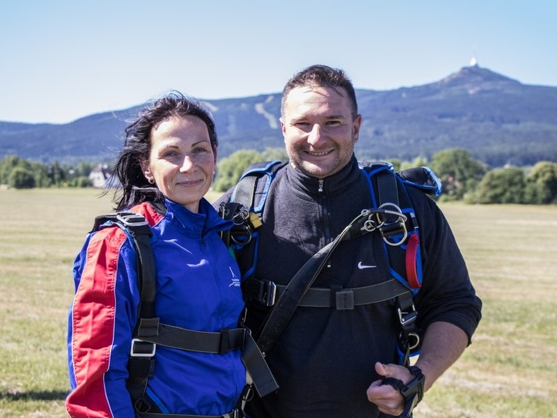 Tandemový seskok padákem