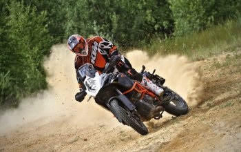 Motorky na enduro trati