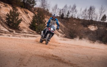 Motorky na enduro trati