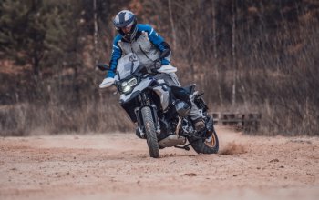 Motorky na enduro trati