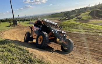 Spolujízda v buggy CAN-AM Maverick X Praha