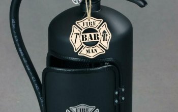 Hasicí bar s láhví alkoholu: Černý