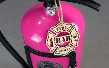 Hasicí bar s láhví alkoholu: Růžový