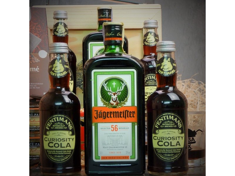 Dárková bedna s páčidlem pro muže Jägermeister Celá ČR