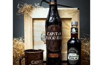 Dárková bedna s páčidlem pro muže s rumem Capitan Bucanero Elixir Dominicano 7y Celá ČR