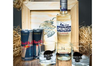 Dárková bedna s páčidlem pro muže s vodkou Amundsen Celá ČR