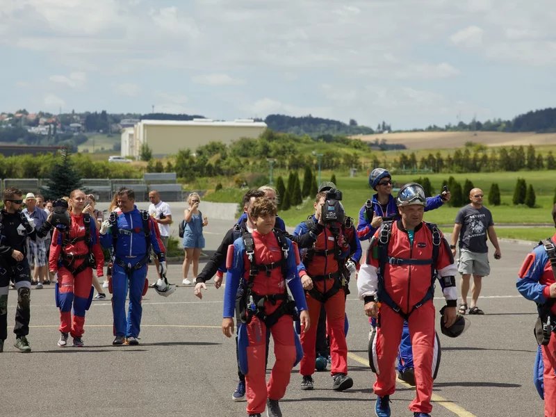 Tandemový seskok padákem