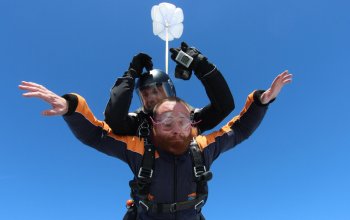 Tandemový seskok padákem