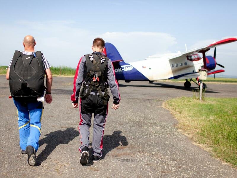 Tandemový seskok padákem