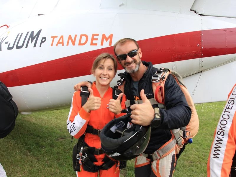 Tandemový seskok padákem
