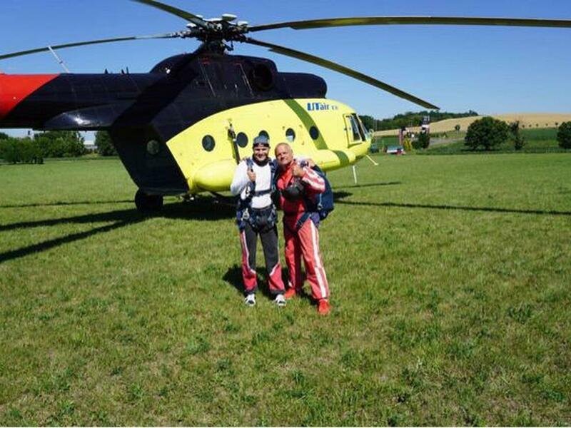 Tandemový seskok padákem