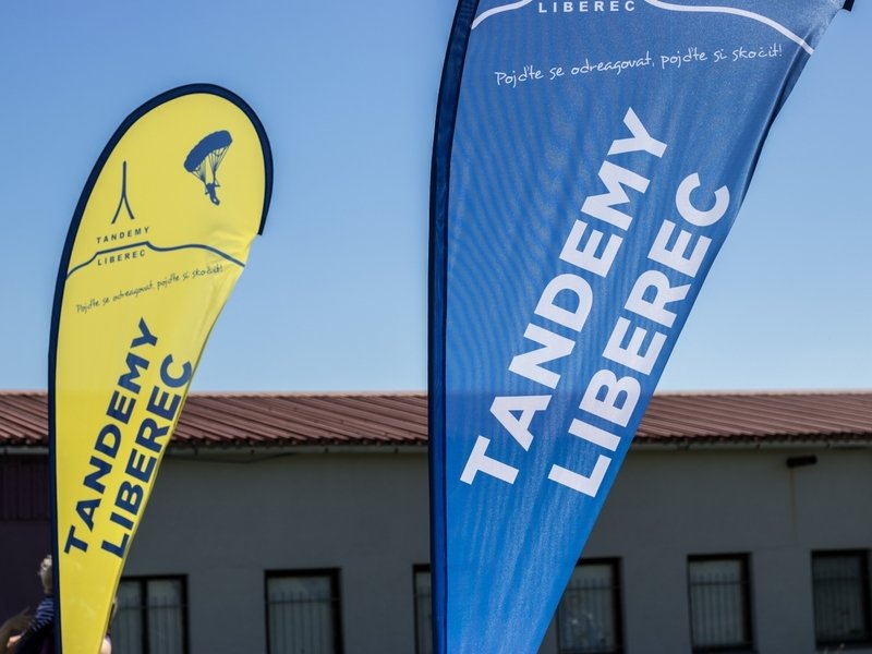 Tandemový seskok padákem