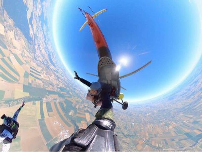 Tandemový seskok padákem