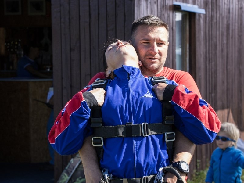 Tandemový seskok padákem