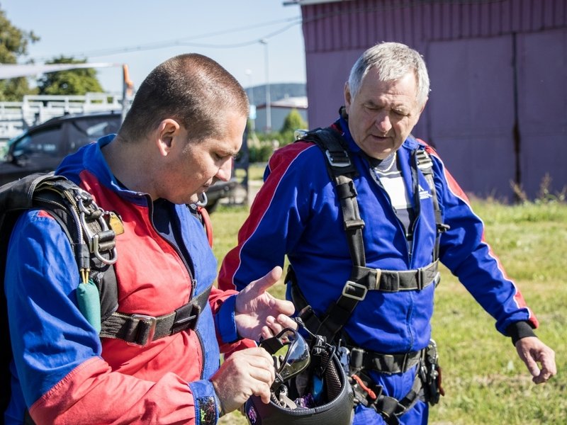 Tandemový seskok padákem