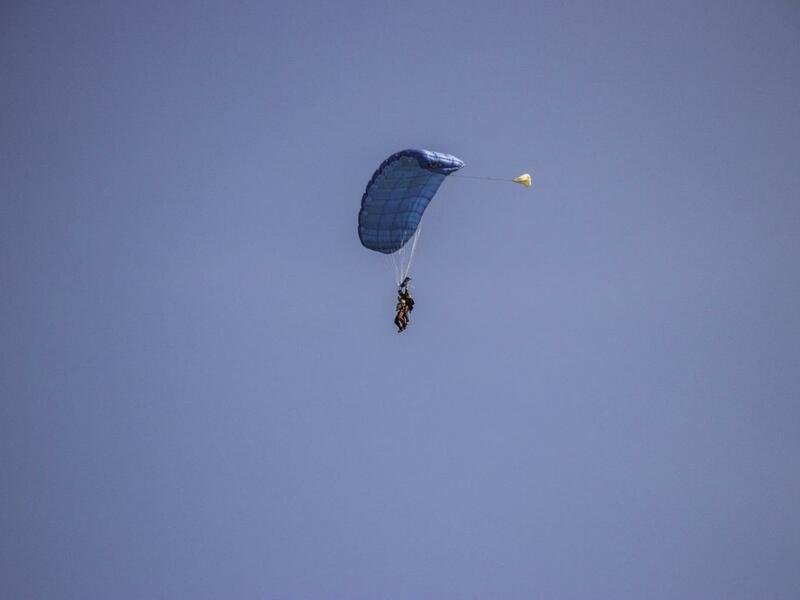 Tandemový seskok padákem