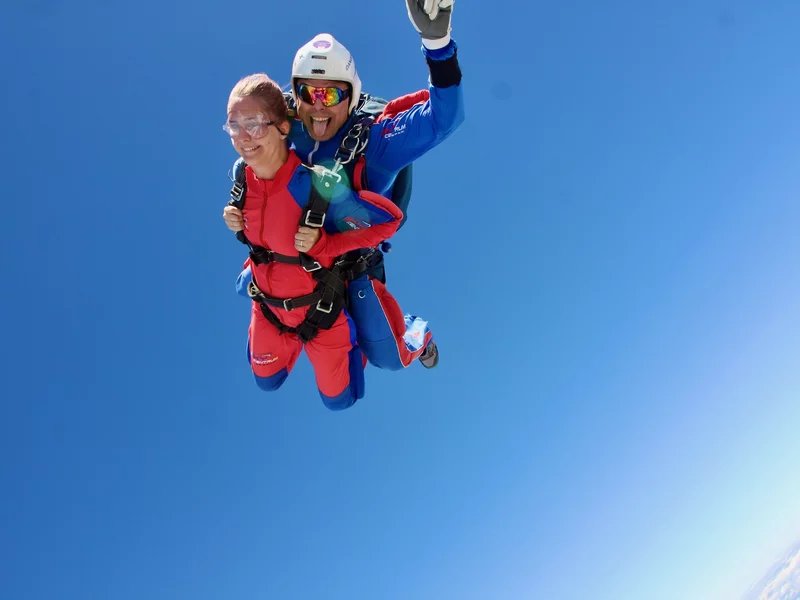 Tandemový seskok padákem