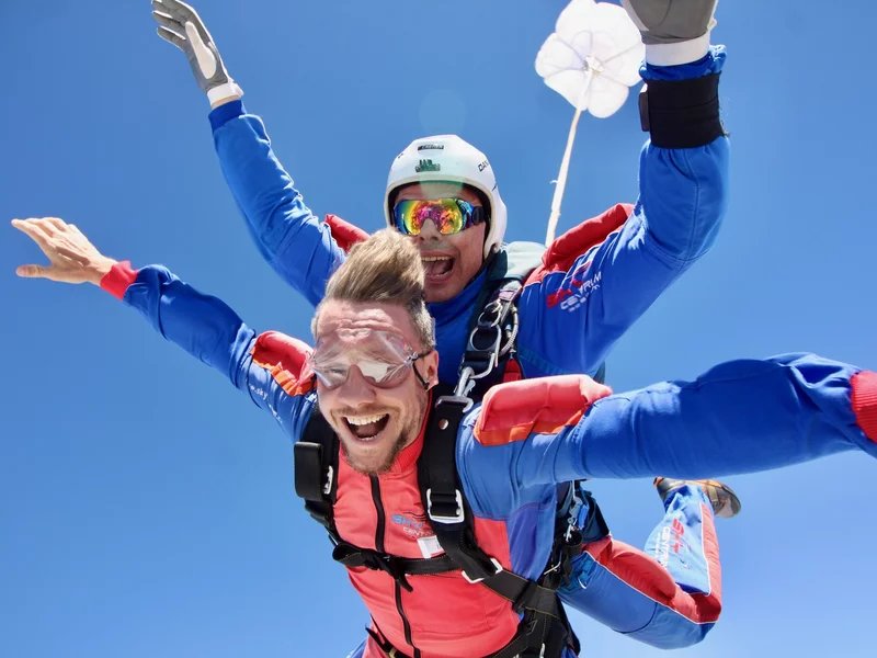 Tandemový seskok padákem