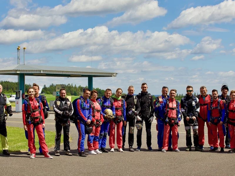 Tandemový seskok padákem