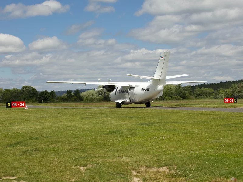 Tandemový seskok padákem