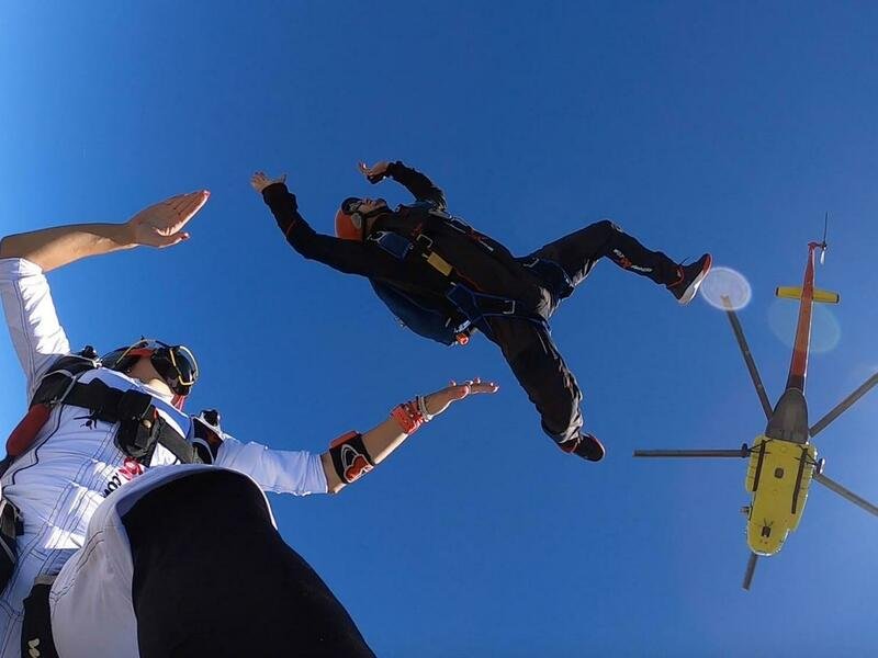 Tandemový seskok padákem