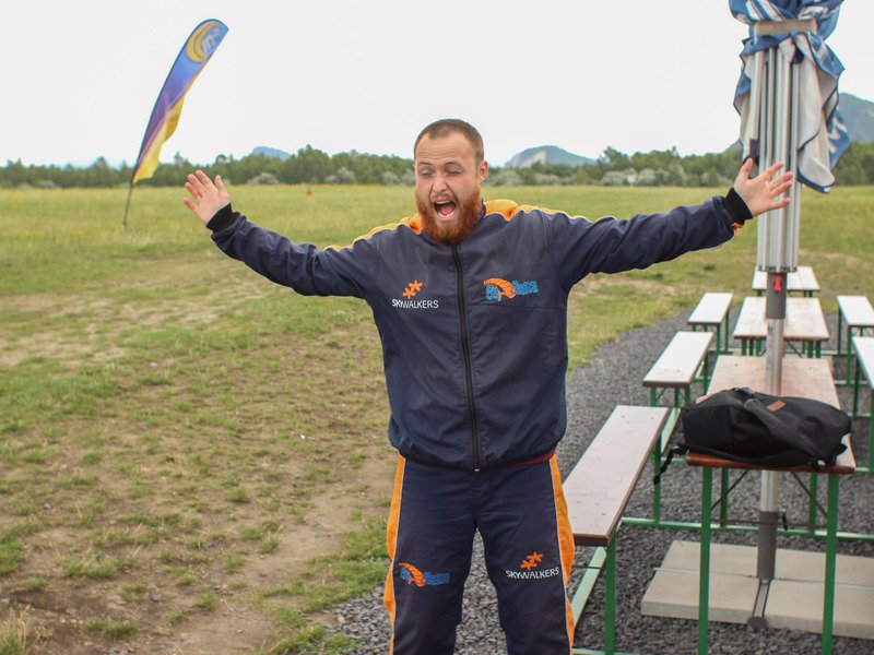 Tandemový seskok padákem