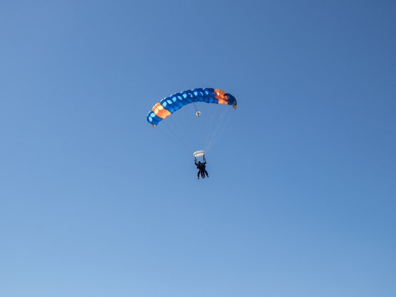 Tandemový seskok padákem