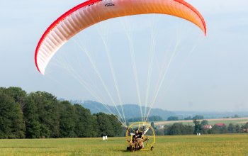 Motorový paragliding