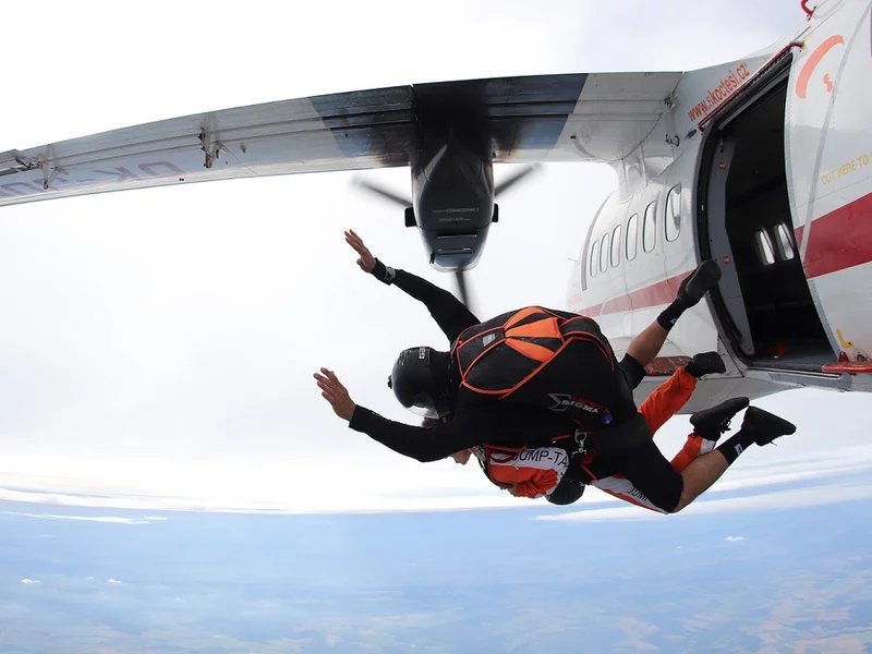 Tandemový seskok padákem