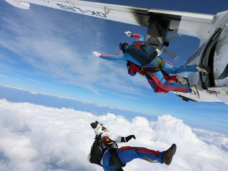 Tandemový seskok padákem