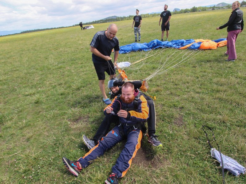 Tandemový seskok padákem