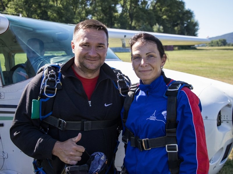 Tandemový seskok padákem