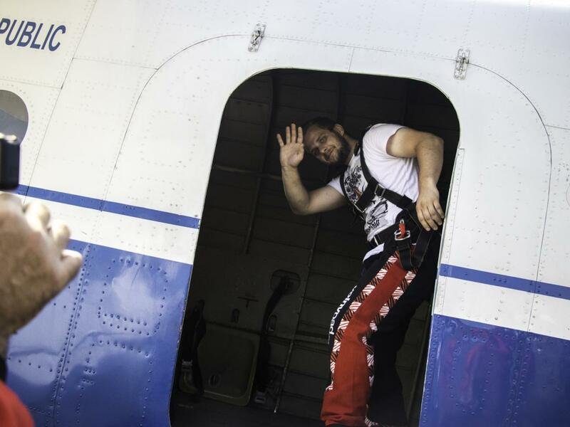 Tandemový seskok padákem