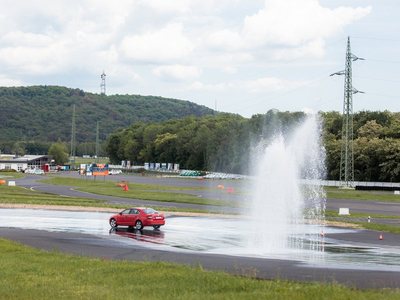Zábavný kurz bezpečné jízdy