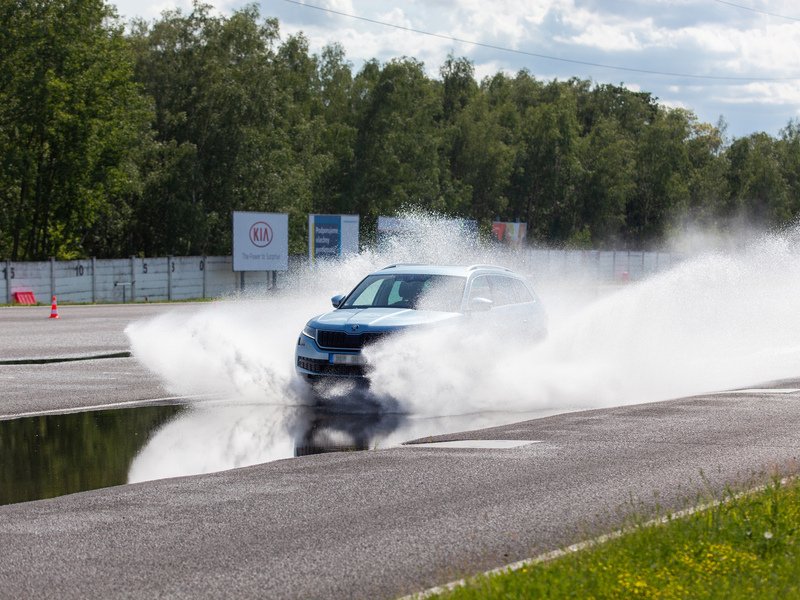 Zábavný kurz bezpečné jízdy