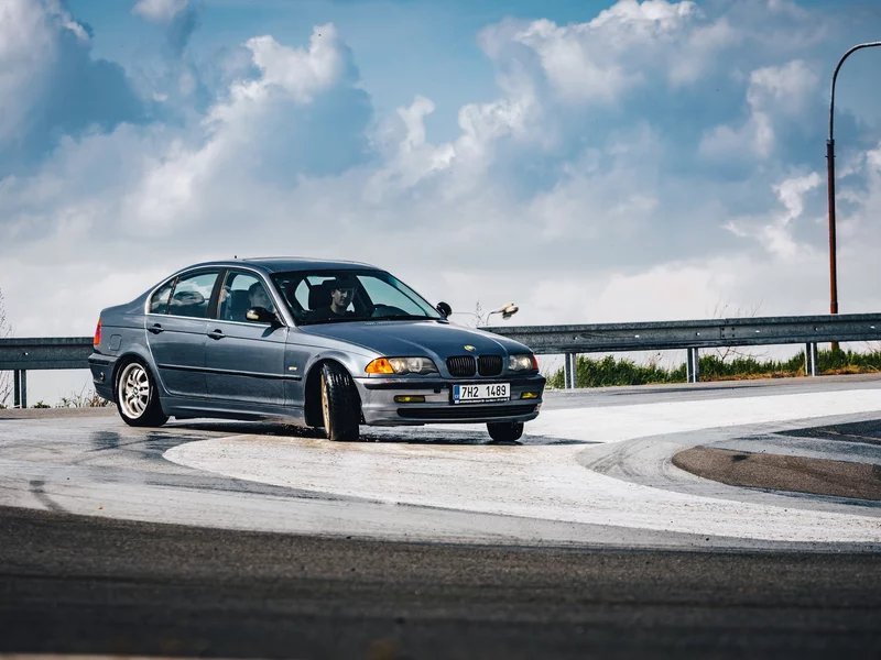 Zábavný kurz bezpečné jízdy