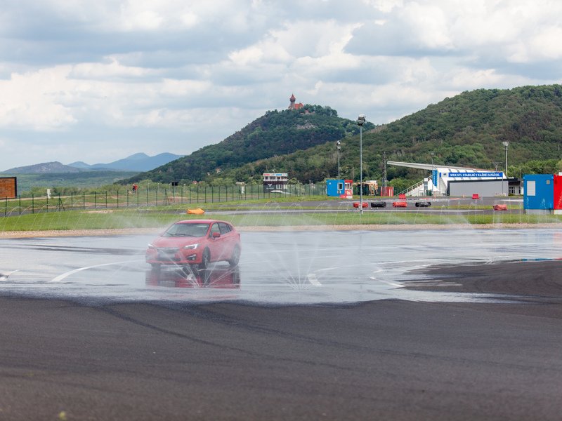 Zábavný kurz bezpečné jízdy