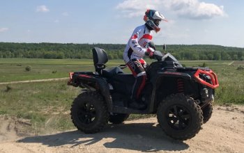 Jízda v terénu na ATV čtyřkolce