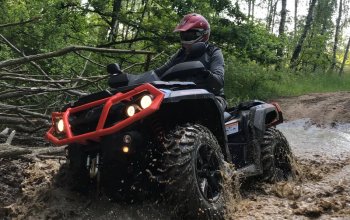 Jízda v terénu na ATV čtyřkolce